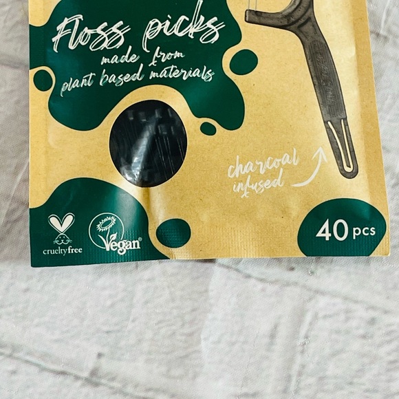 The Eco Gang Mint and Charcoal infused floss NWT 40 pieces - Picture 9 of 10